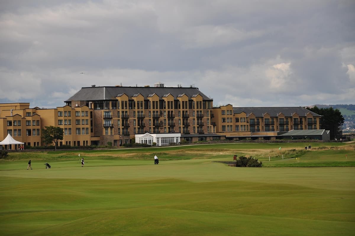 The Old Course at St Andrews, with the clubhouse behind